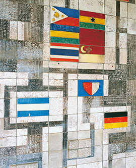 Nemzetek_zászlói_részlet_Bp_XIV_1966